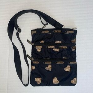 LeSportSac‎ Triple Zipper Cross Body Purse Gold Hearts Nylon
